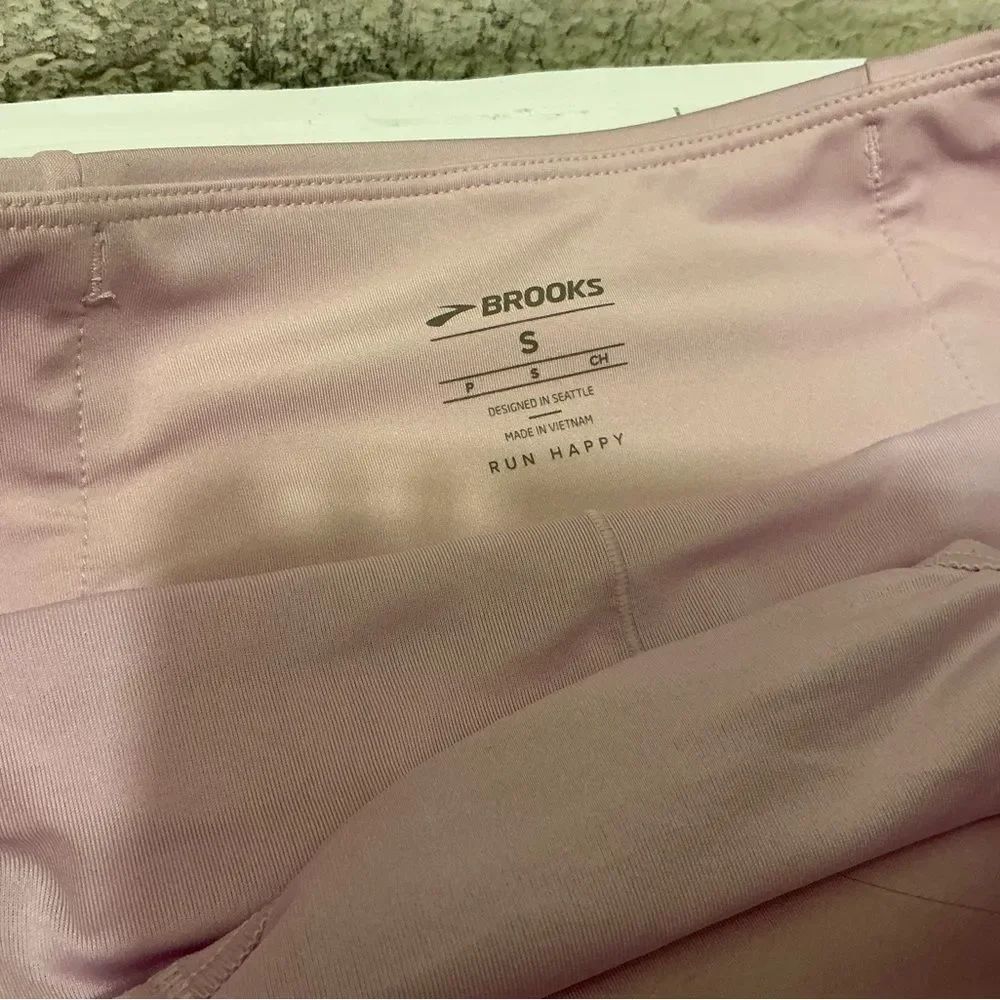 NWOT Brooks Athletic Shorts pale rose Run Happy - Picture 4 of 6
